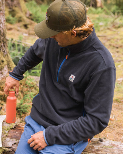 Switchback Micro Polartec® Fleece - Black - Lifestyle