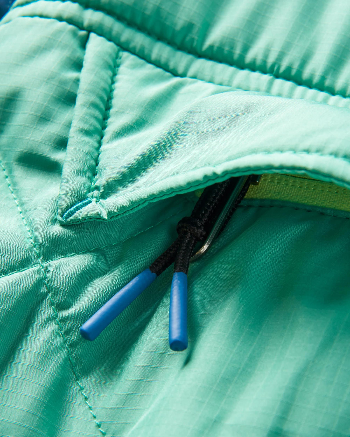 Ocean Insulated Anorak - Green Spruce - Flatlay
