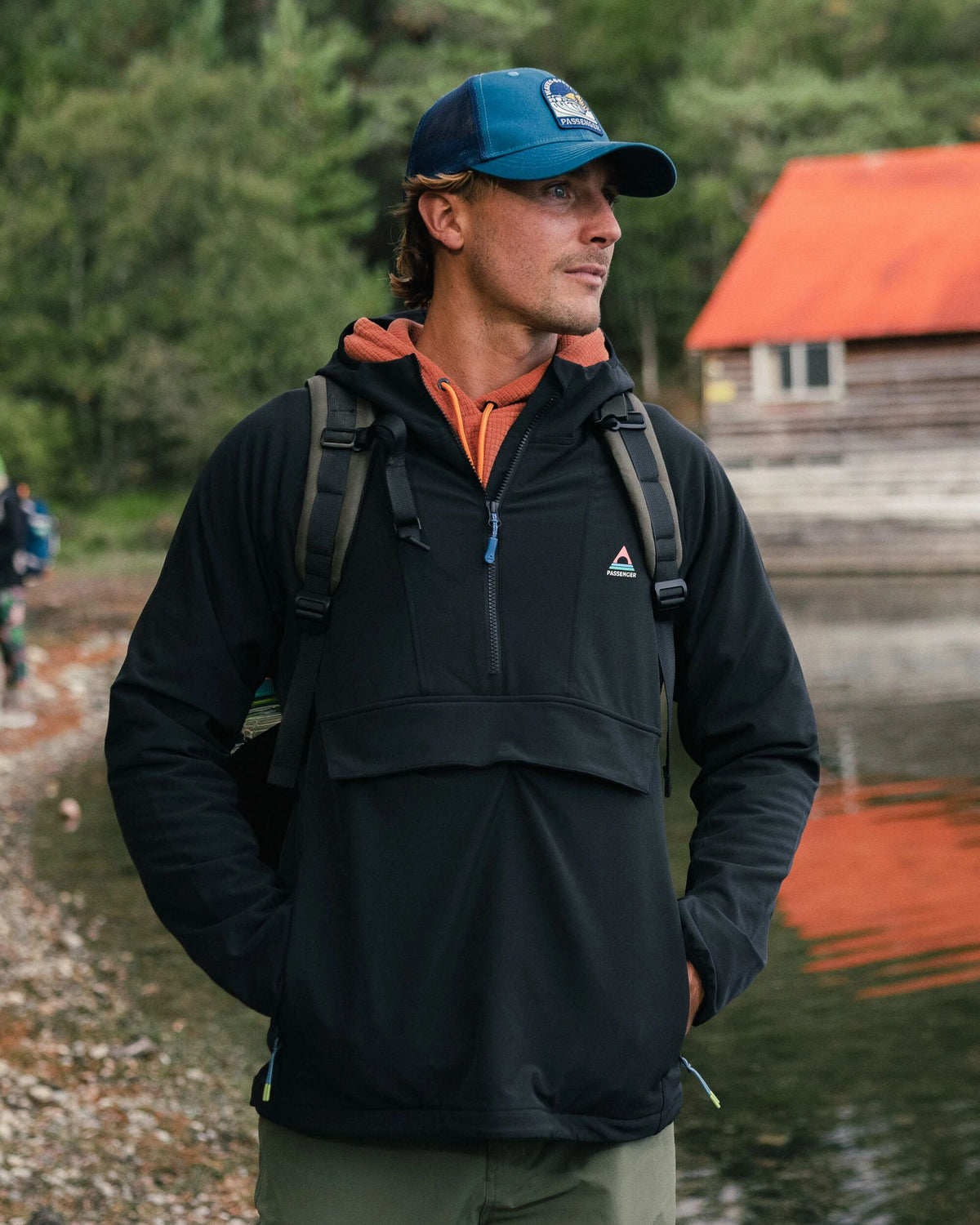 Roamer Softshell Anorak - Black - Lifestyle