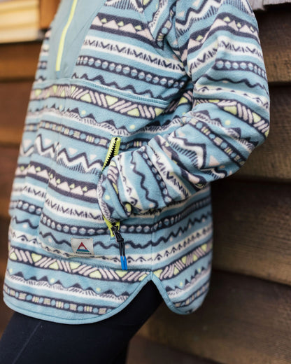 Juana Polar Hooded Fleece - Mountain Geo Arctic - Lifestyle