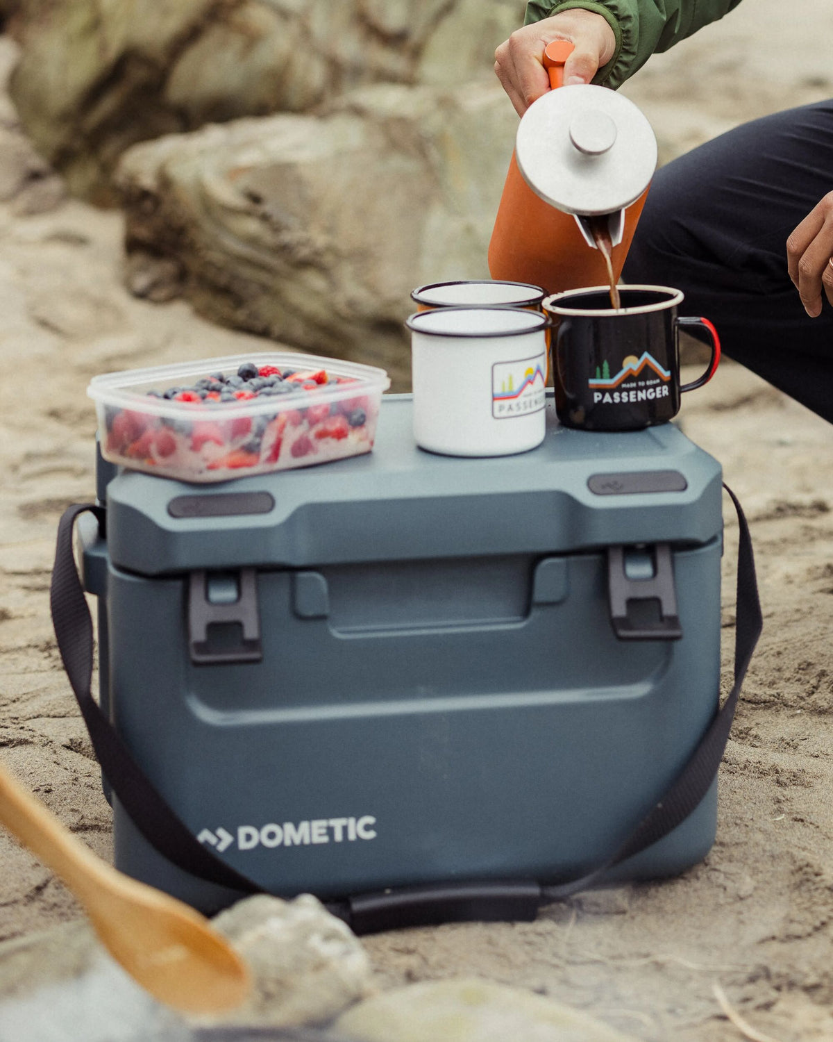 Dometic Cool Ice CI 15 - Ocean Blue - Lifestyle