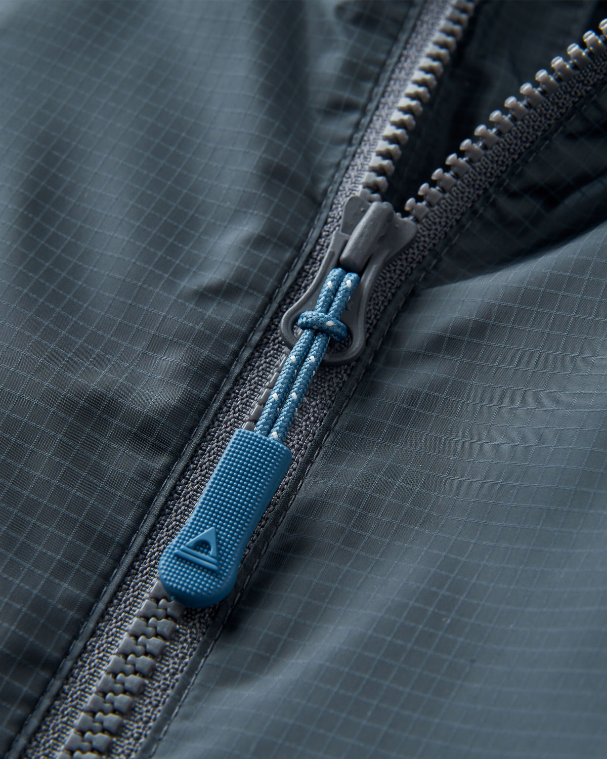 Gusto Windshell Anorak - Charcoal/Storm Grey - Flatlay