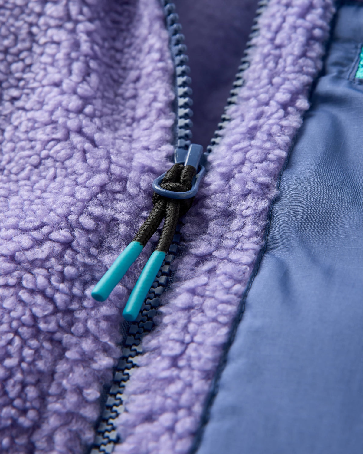 Ravi Sherpa Fleece - Retro Purple - Flatlay