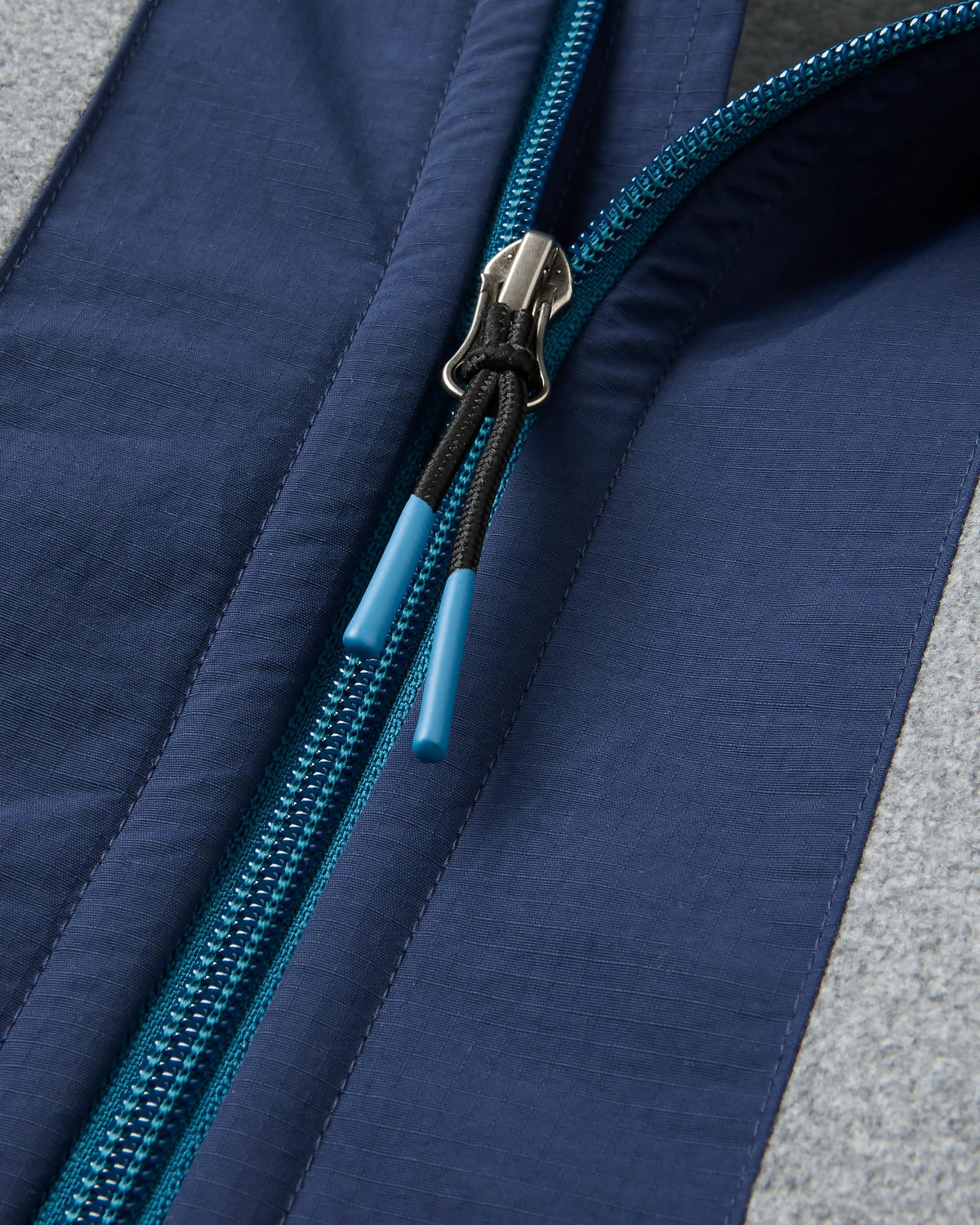 Woodland Hooded Polartec® Fleece - Grey Marl/Dark Denim - Flatlay