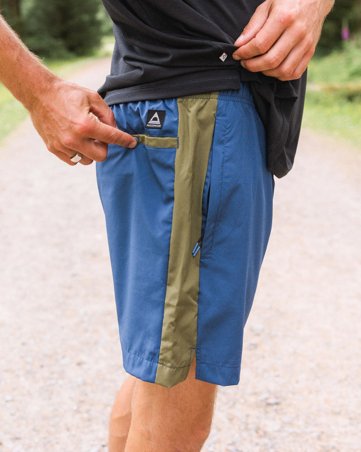 Swift Trail Short 7" - Dark Denim - Lifestyle