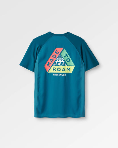 Dawn To Dusk Active T-shirt - Blue Steel - Flatlay