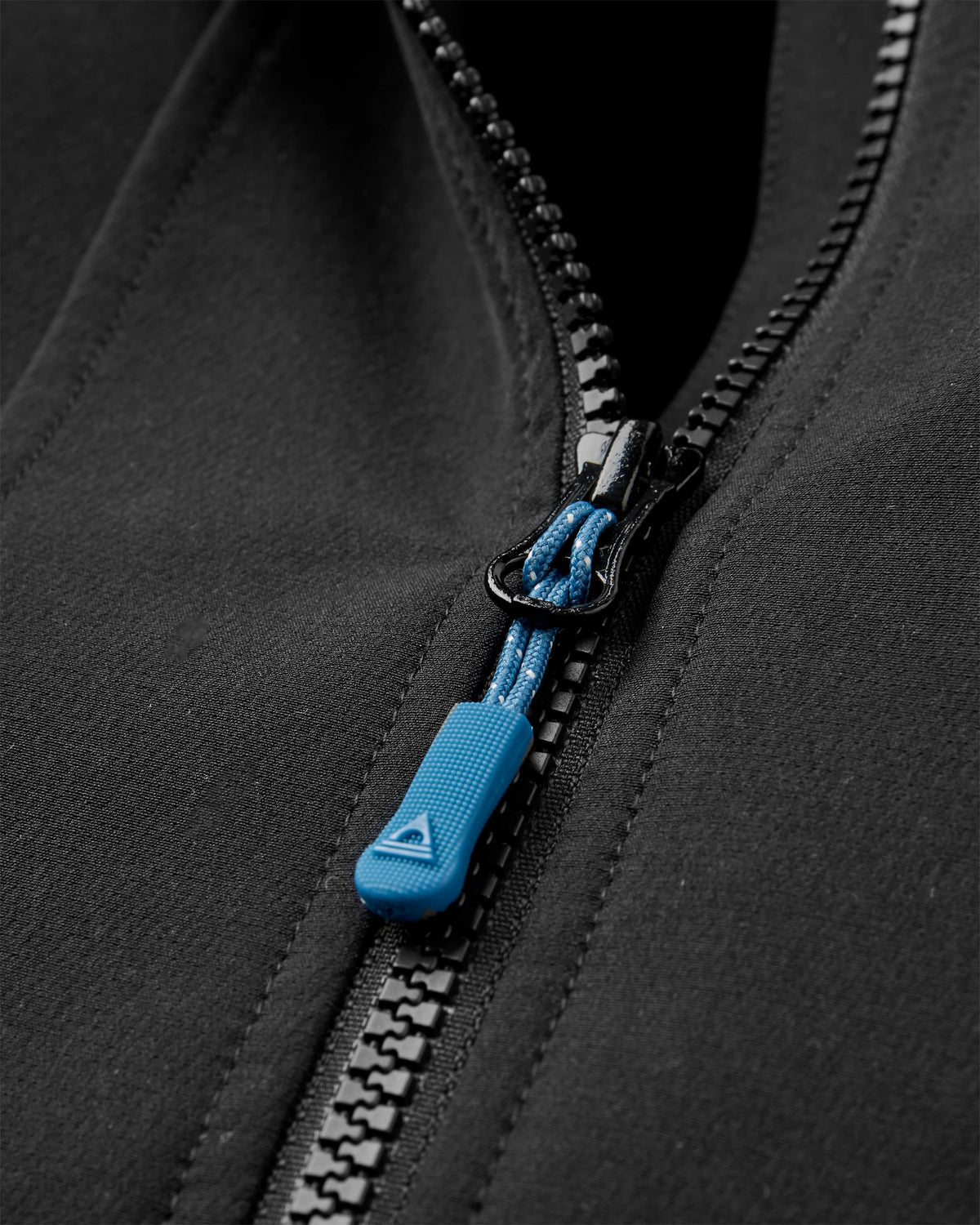 Roamer Softshell Anorak - Black - Flatlay