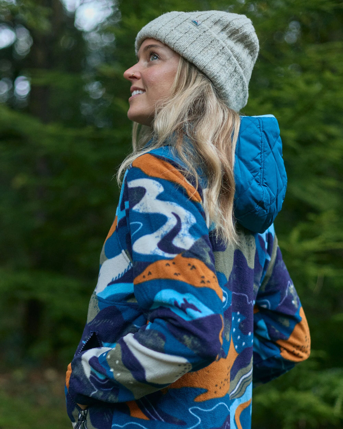 Juana Polar Hooded Fleece - Adventure Tidal Blue - Lifestyle