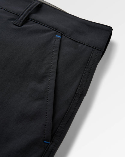 365 Trail Short - Black - Flatlay