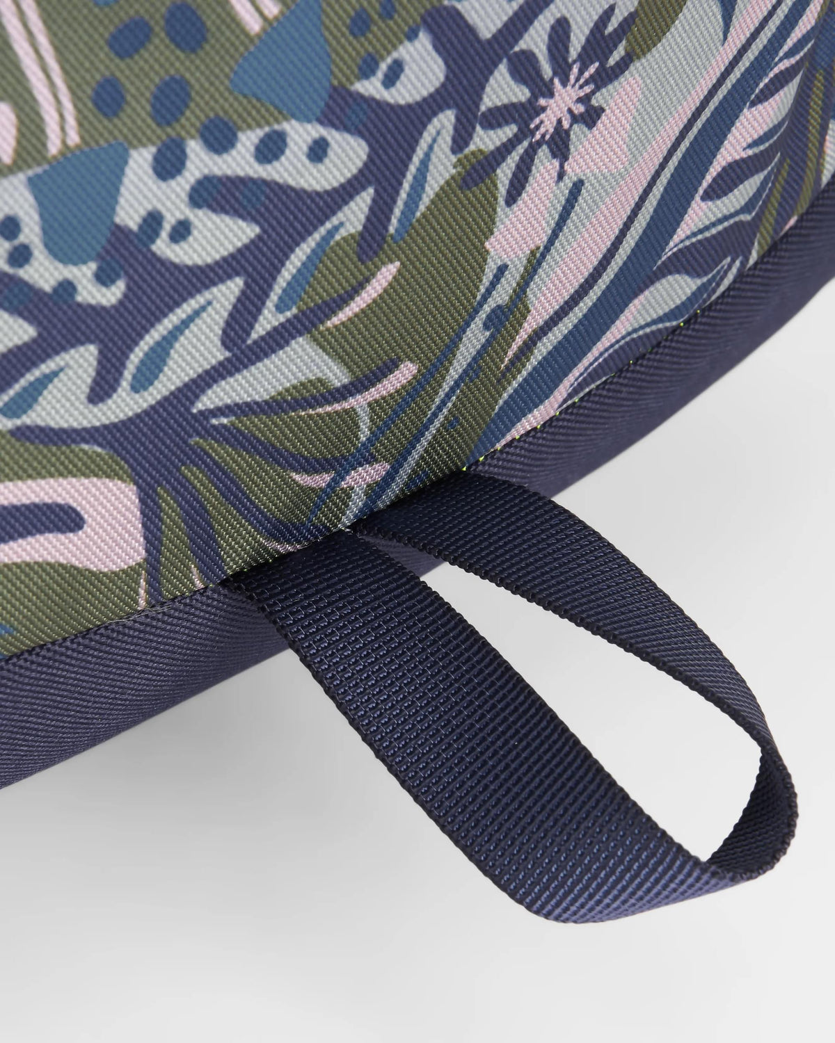 Boondocker 26L Backpack - Abstract Seaweed Pistachio - Flatlay