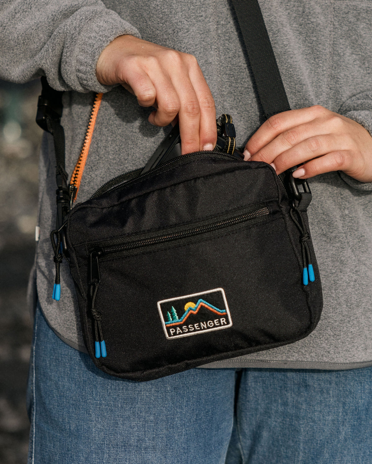 Mainland Hip Pack - Black - Lifestyle - Female