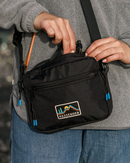 Mainland Hip Pack - Black - Lifestyle - Female