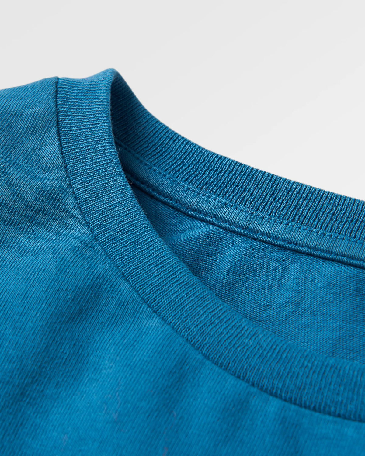 Sundown T-Shirt - Blue Steel - Flatlay