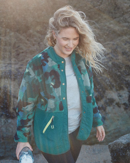 Navegado Soft-Touch Sherpa Fleece - Alpine Camo Rain Forest - Lifestyle