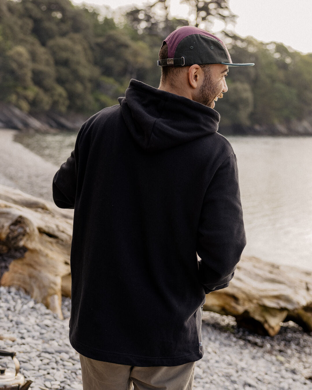 Cliff Hoodie - Black - Lifestyle