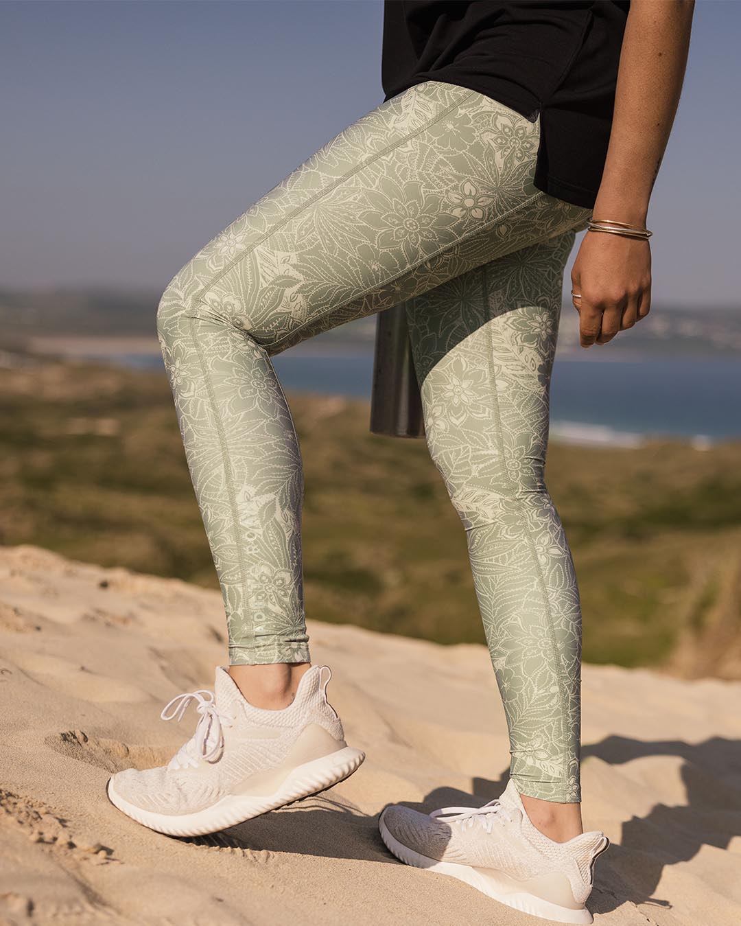 Fresh Air Leggings - Pistachio Floral - Lifestyle