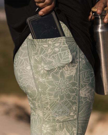 Fresh Air Leggings - Pistachio Floral - Lifestyle