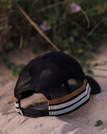 Onda Snapback Trucker Cap - Black - Lifestyle