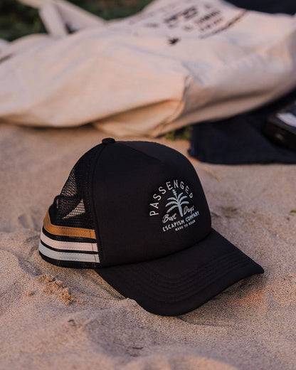 Onda Snapback Trucker Cap - Black - Lifestyle