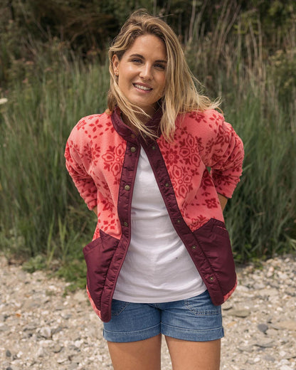 Navegado Polar Fleece - Large Tile Rose - Lifestyle