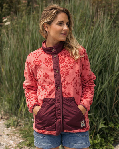 Navegado Polar Fleece - Large Tile Rose - Lifestyle