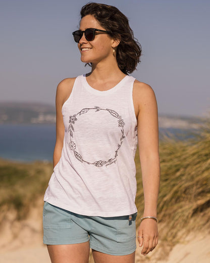 Daisy Chain Vest - White - Lifestyle