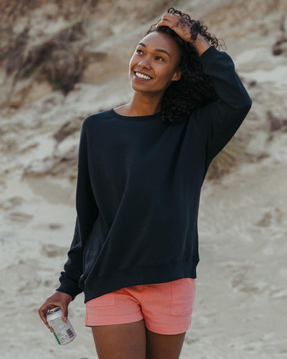 Chica Oversized Sweatshirt - Black - Lifestyle