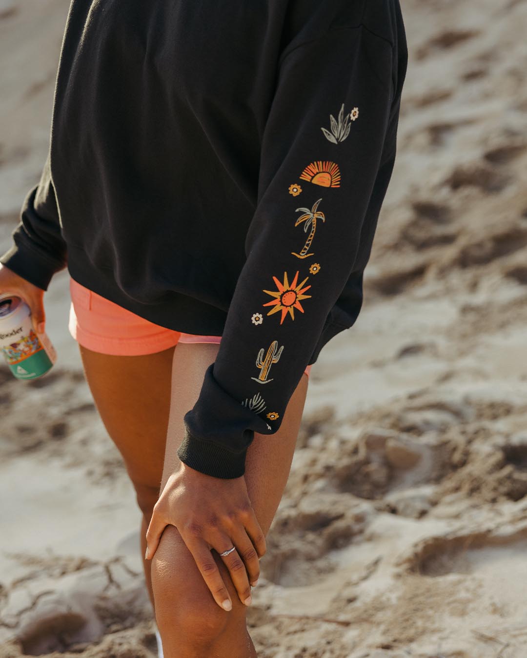 Chica Oversized Sweatshirt - Black - Lifestyle