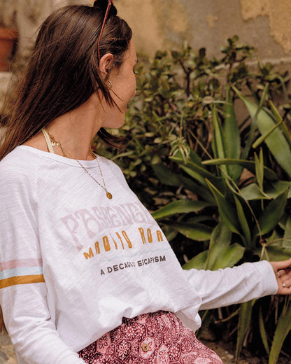 La Sarena Oversized LS T-Shirt - White - Lifestyle