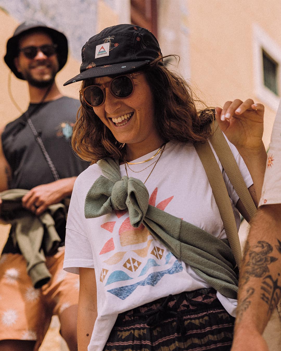 Aventura 5 Panel Cap - Black - Lifestyle - Female