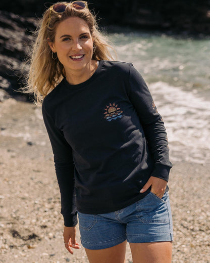 Sunray LS T-Shirt - Black - Lifestyle