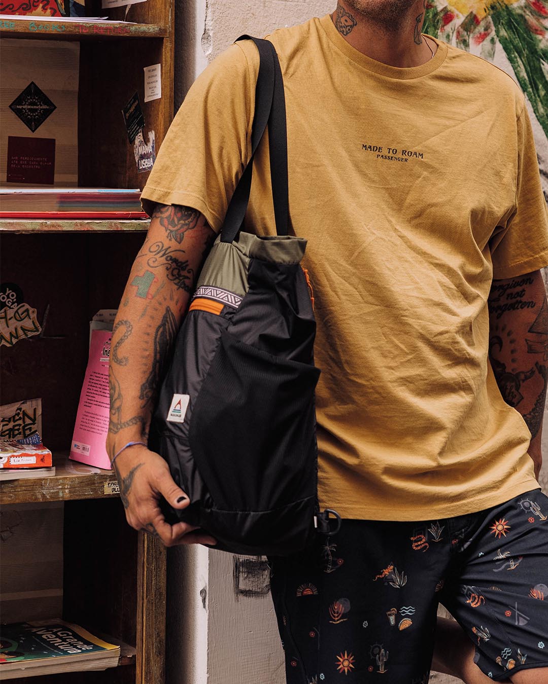 Stow Tote 22L Backpack - True Black/ Khaki - Lifestyle