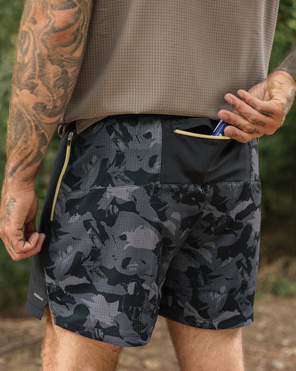 Exploration Trail Shorts - Black - Lifestyle
