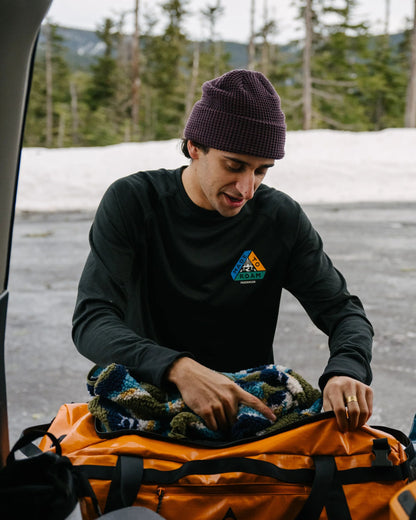 Alpine Base Layer LS T-Shirt - Black - Lifestyle