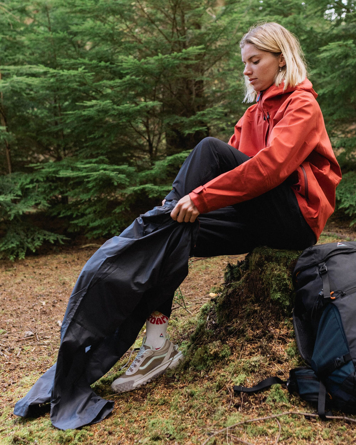 Viento Windshell Trouser - Charcoal - Lifestyle