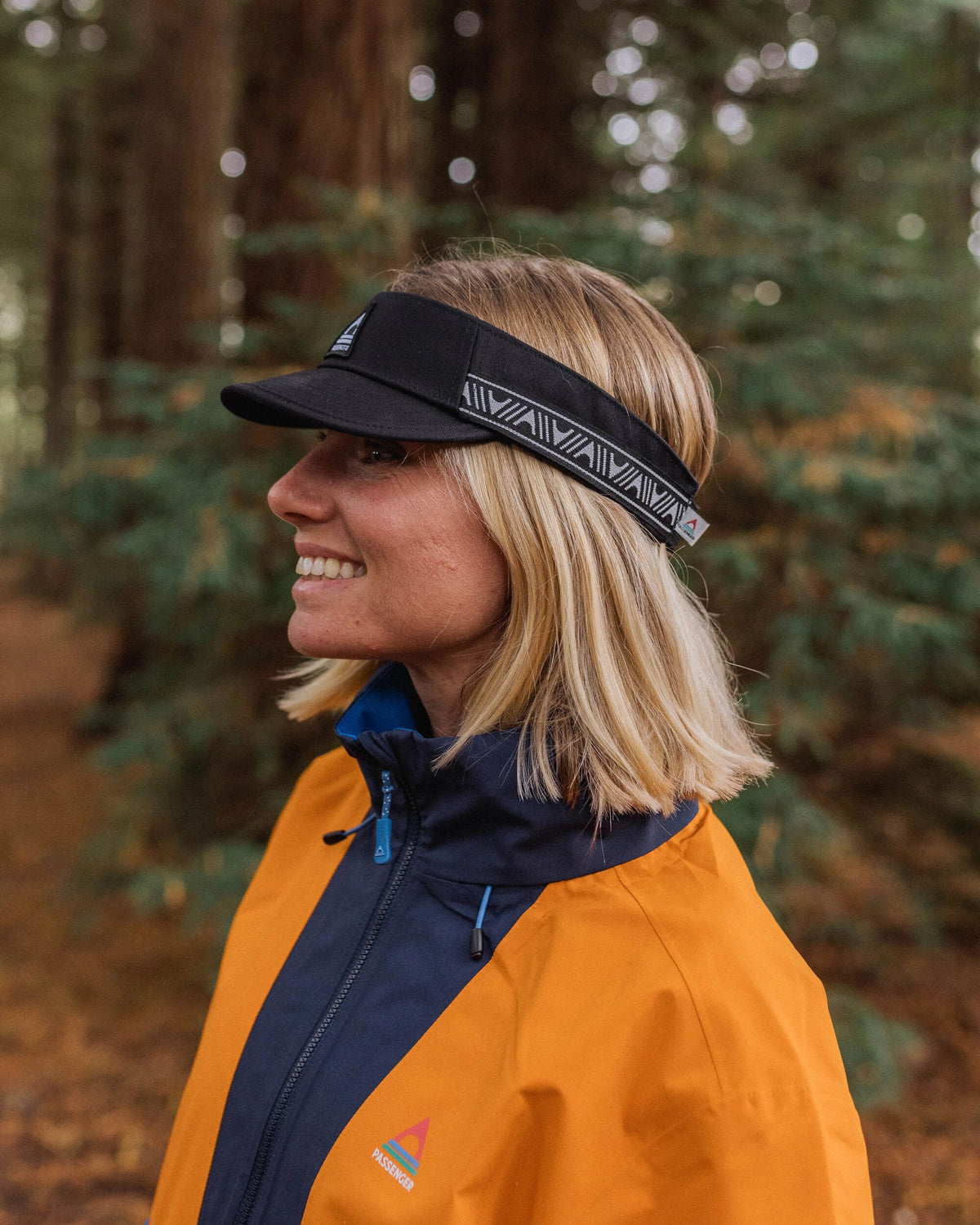Trail Visor - Black - Lifestyle - Female