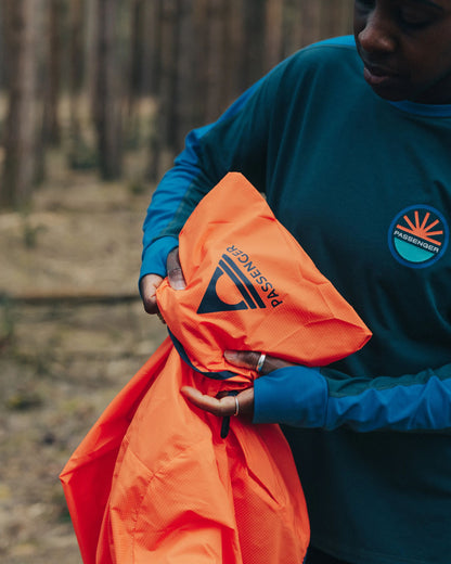 Viento Windshell Anorak - Ember Orange - Lifestyle