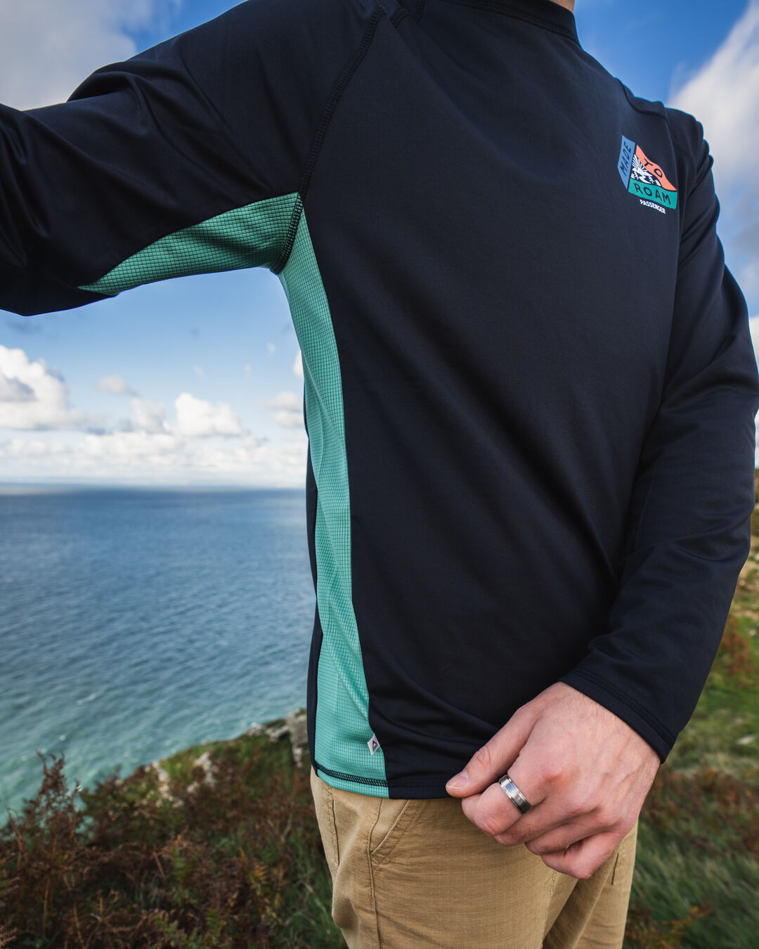 Range Active LS T-shirt - Black - Lifestyle