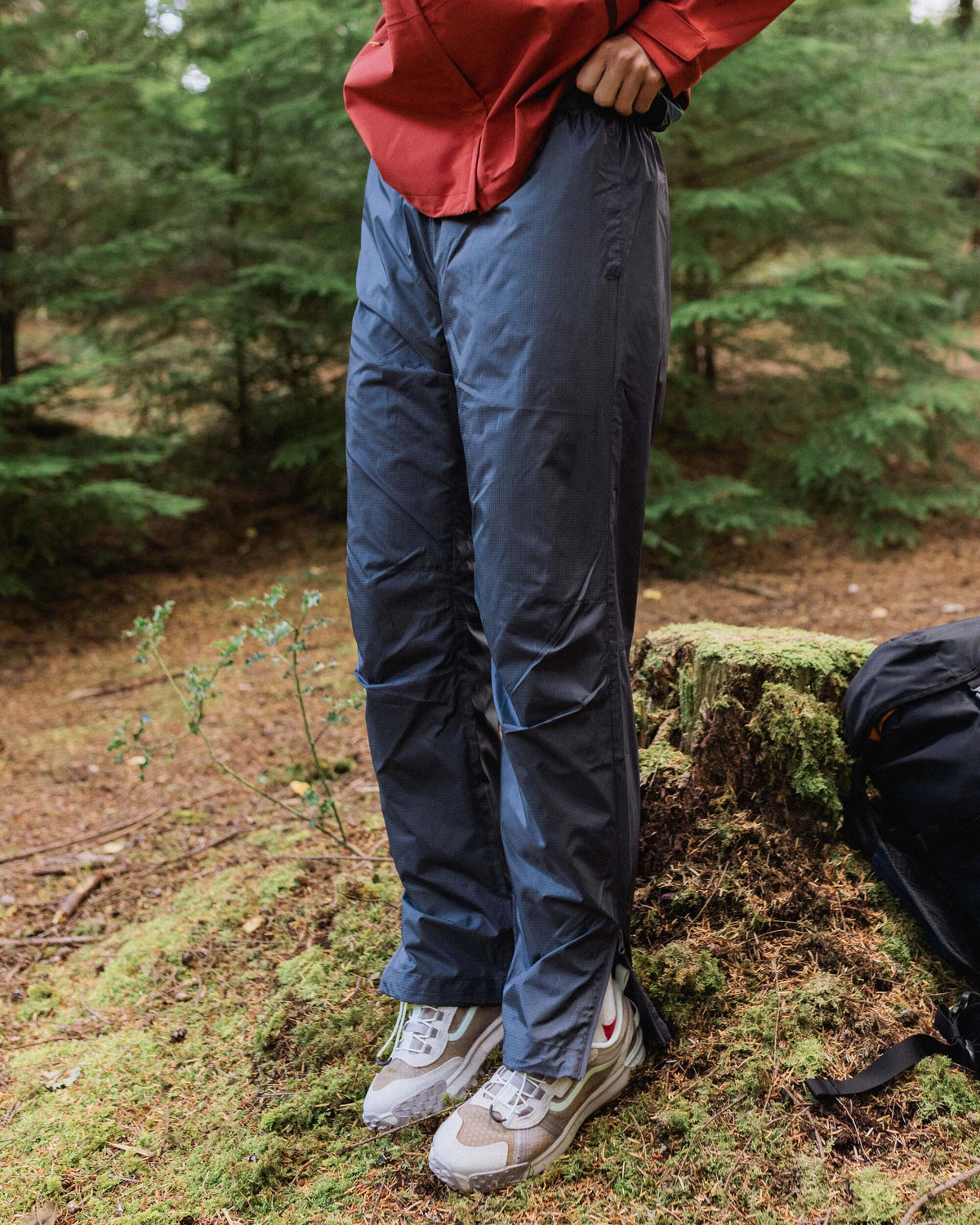 Viento Windshell Trouser - Charcoal - Lifestyle