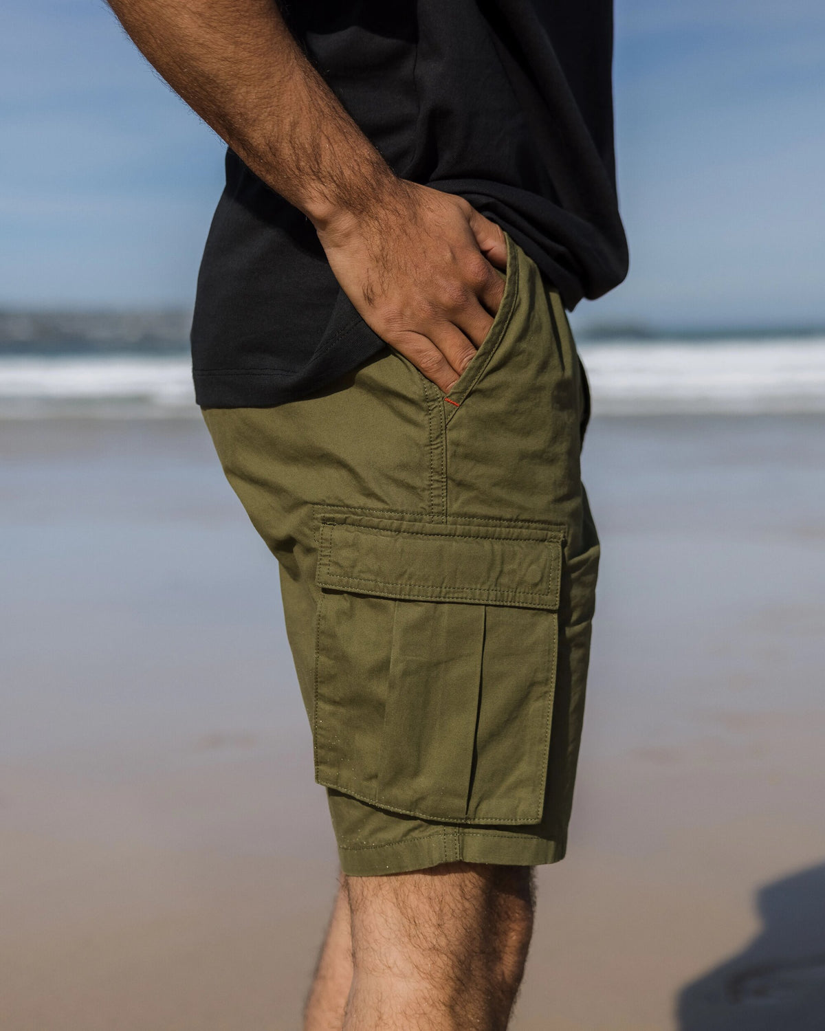 Adventurer Cargo Cotton Short - Khaki - Lifestyle