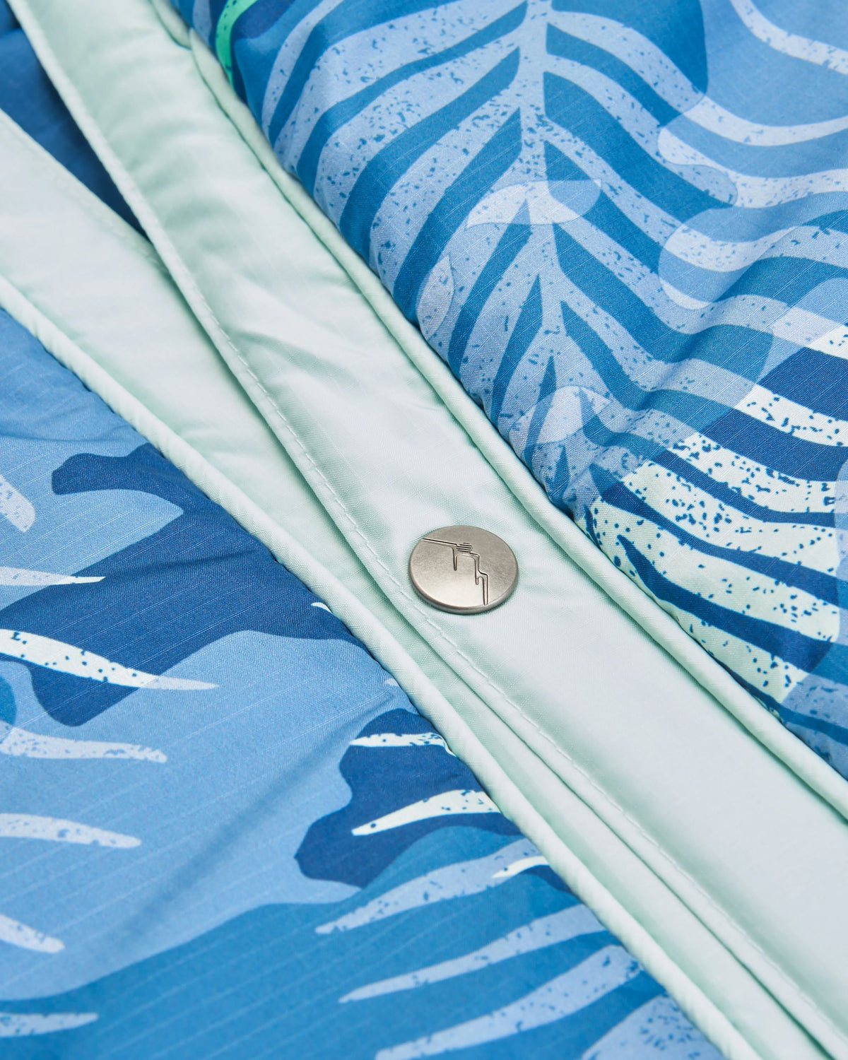 Van Ripstop Blanket - Palm Camo Moonlight - Flatlay