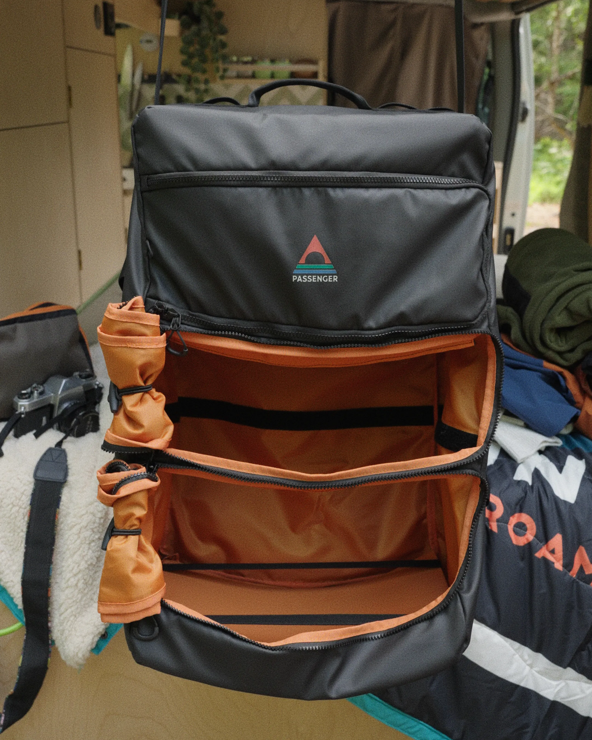 Vandrobe Duffel - Black - Lifestyle
