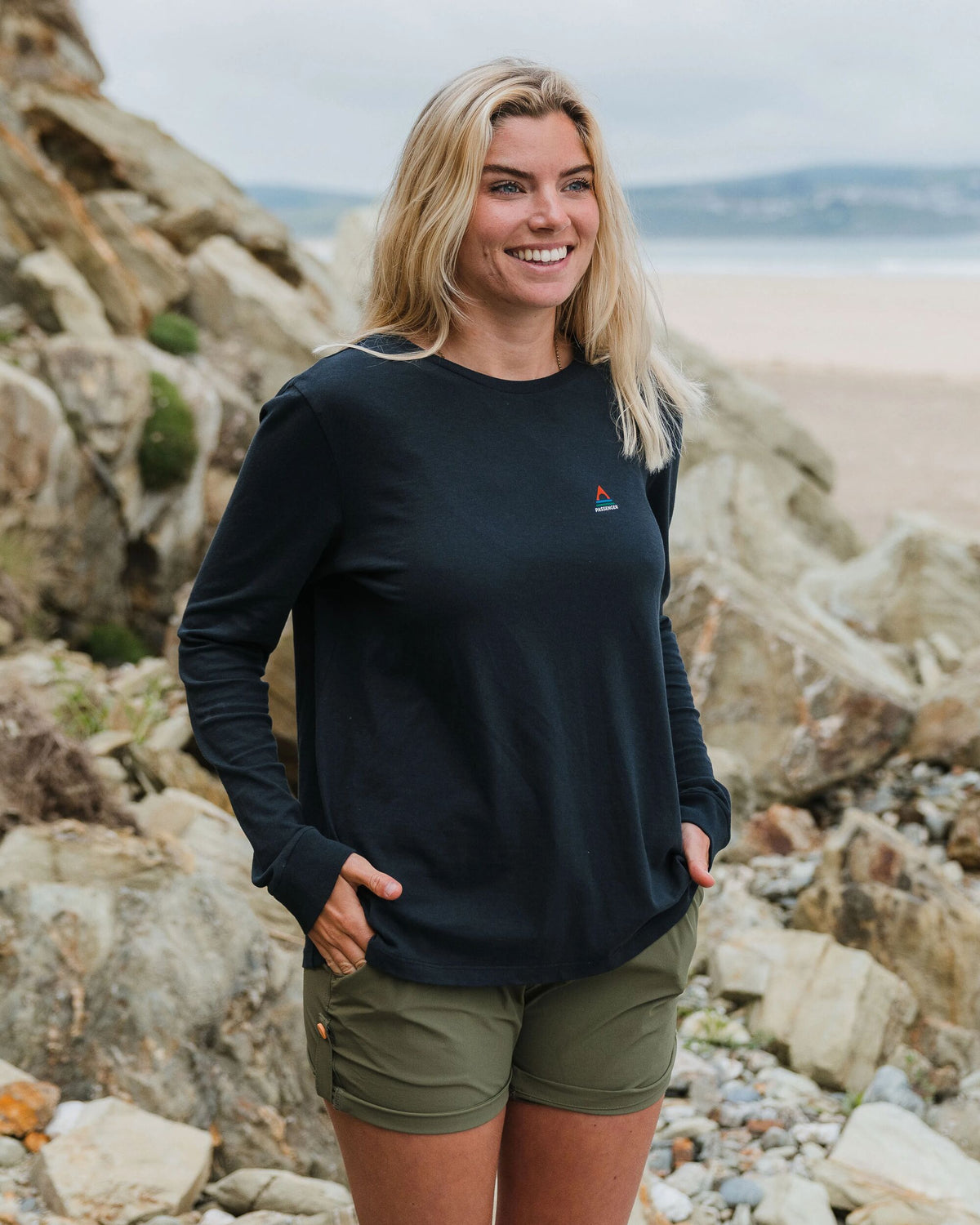 Classic LS T-Shirt - Black - Lifestyle