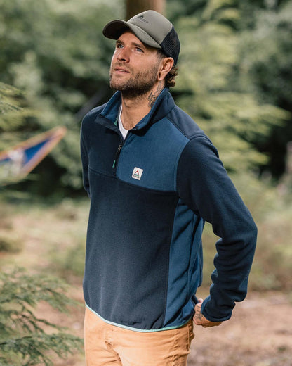 Root Polar 1/4 Zip Fleece - Deep Navy - Lifestyle