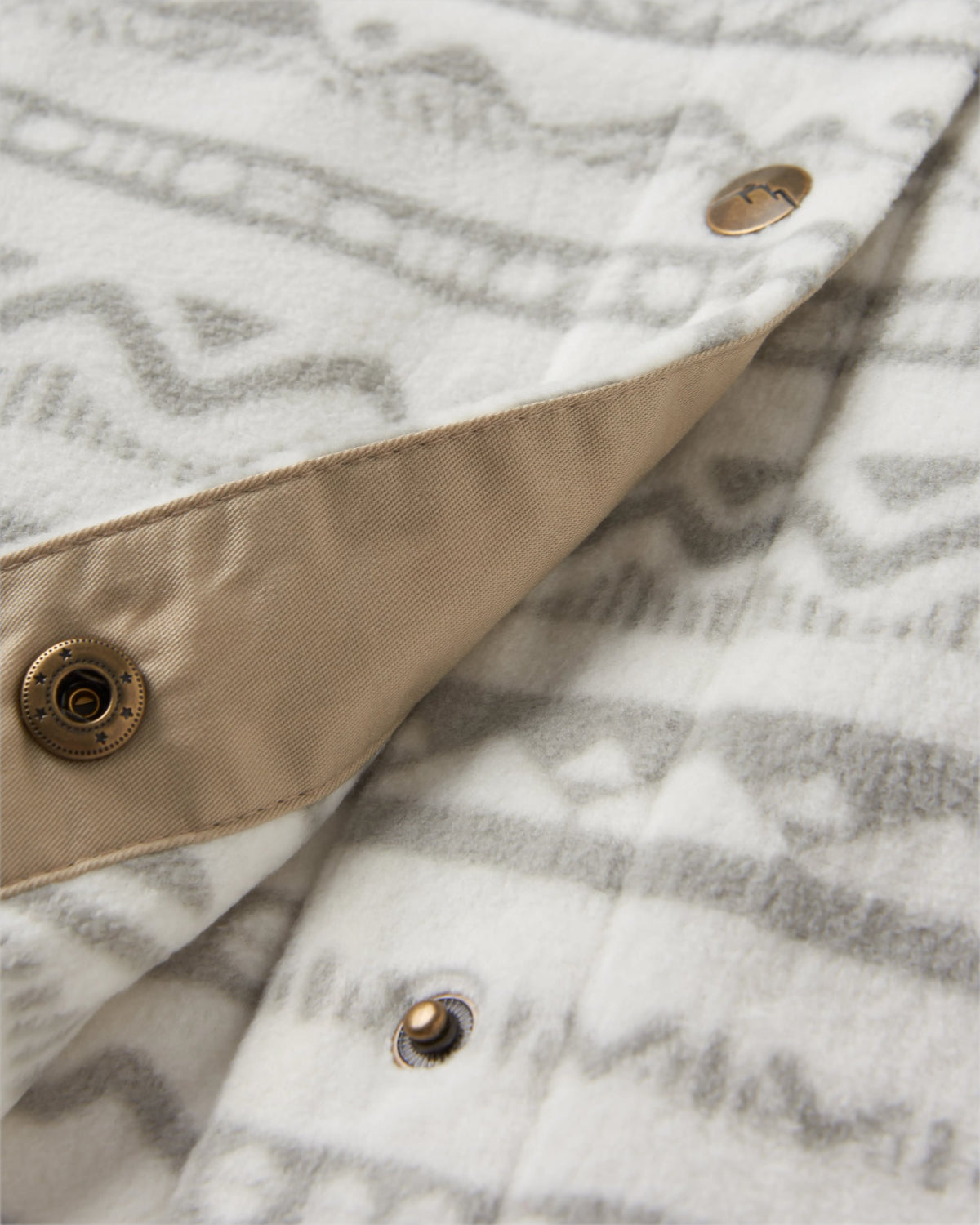 East Polar Fleece Shirt - Mountain Geo Vintage White - Flatlay