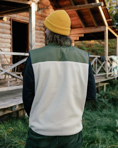 Offgrid Sherpa Fleece Vest - Oatmeal/Khaki - Lifestyle