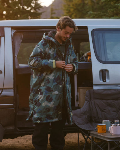 Waves Sherpa Lined Changing Robe - Alpine Camo Rain Forest - Lifestyle - Male