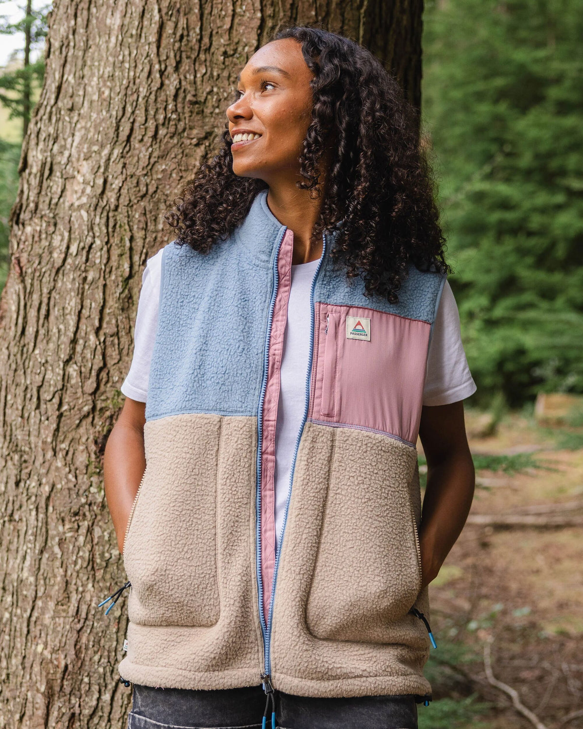 Fairbanks Sherpa Gilet - Faded Denim/Simply Taupe - Lifestyle