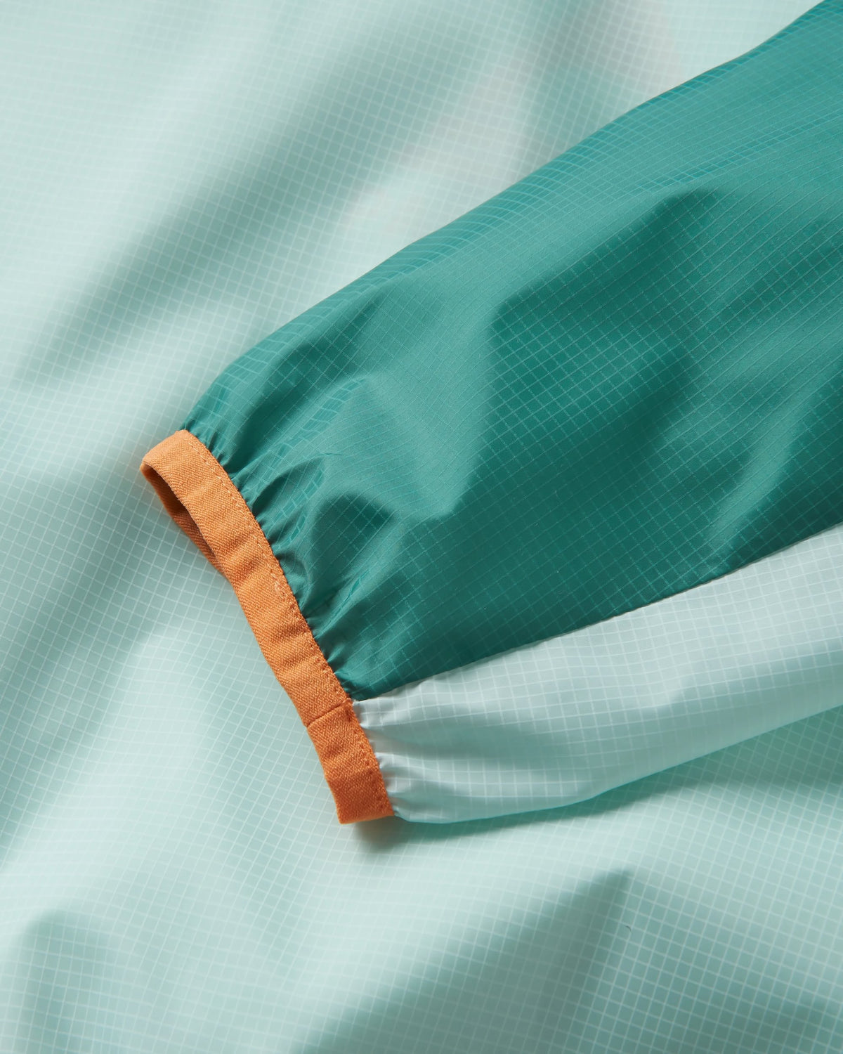 Viento Windshell Anorak - Surf Spray/Deep Sea - Flatlay