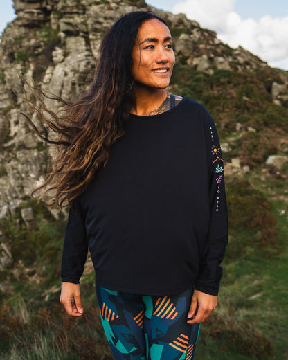 Hatha Active Top - Black - Lifestyle